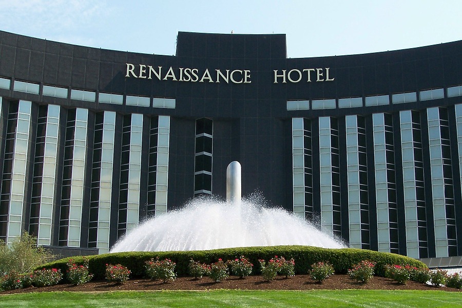 Renaissance Saint Louis Hotel Airport by Ryan Hildebrand