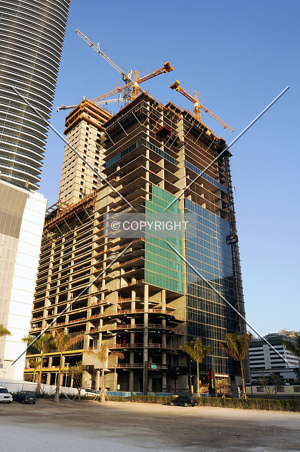 Met 2 JW Marriott Marquis by Jorge Molina