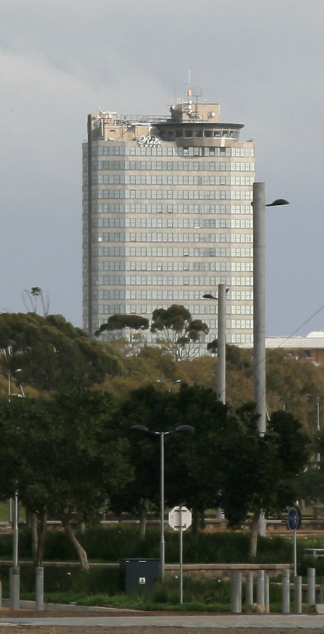 Cape Town Ritz Hotel by Kjetil Balog