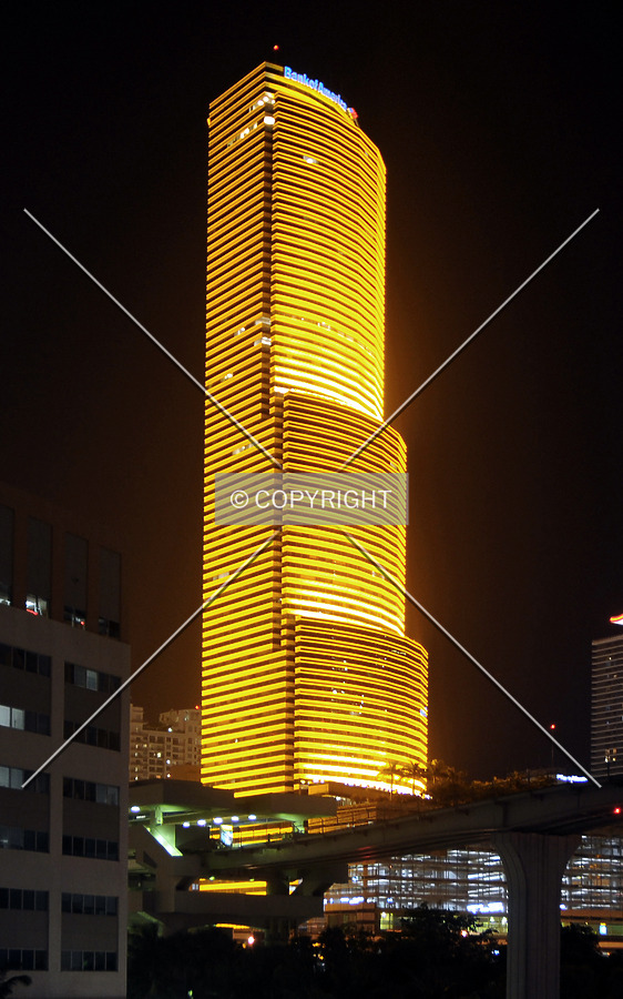 Miami Tower by Jorge Molina