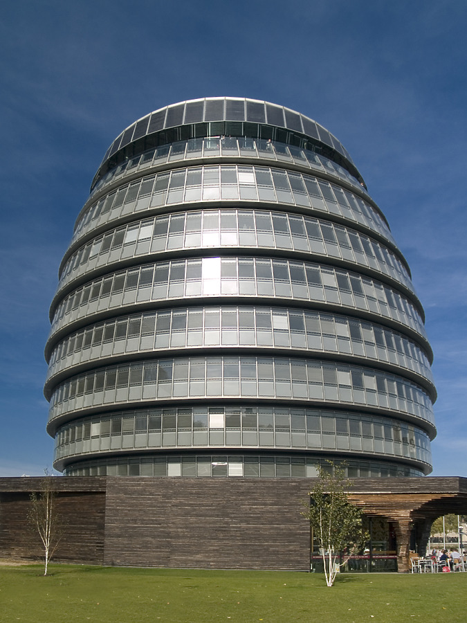 London City Hall by Cesar Serrano