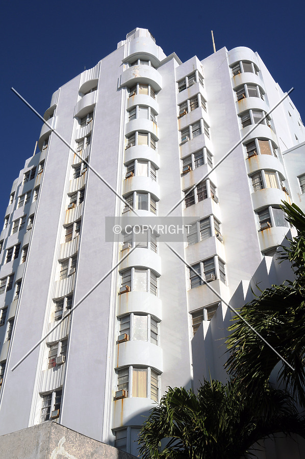 Versailles Hotel Condominium by Jorge Molina