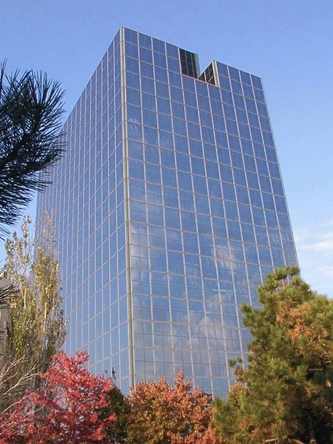 425 Woodfield Corporate Center by Daniel Kieckhefer