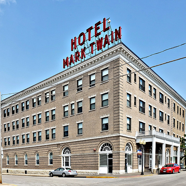 Hotel Mark Twain by Ryan Hildebrand