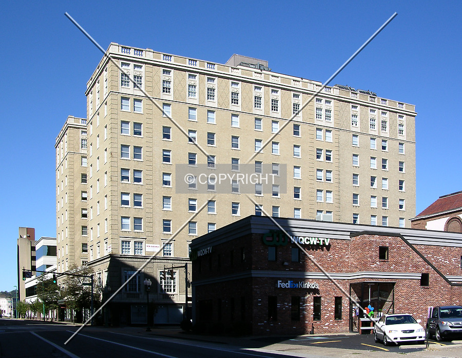 405 Capitol Street by Chris Patriarca
