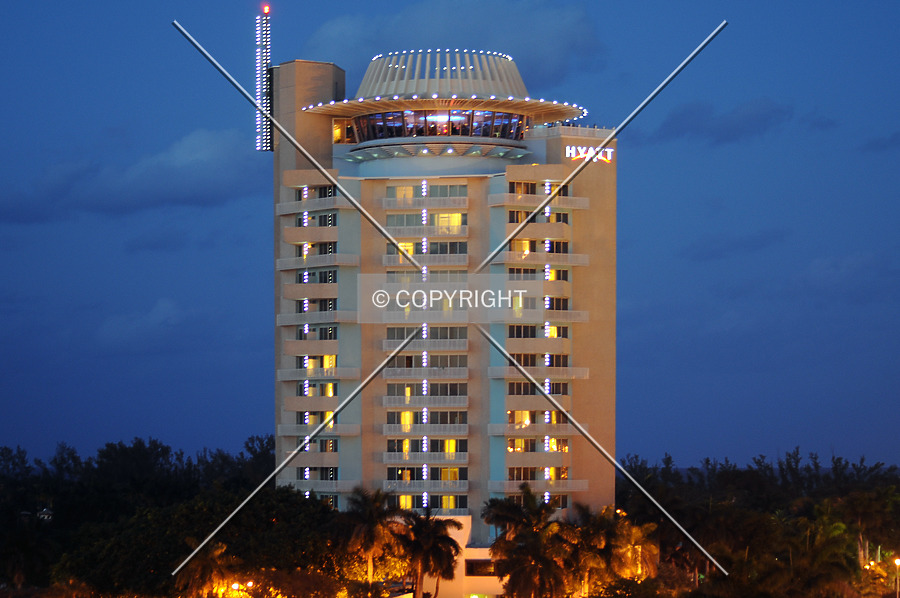 Hyatt Regency Pier 66 by Jorge Molina
