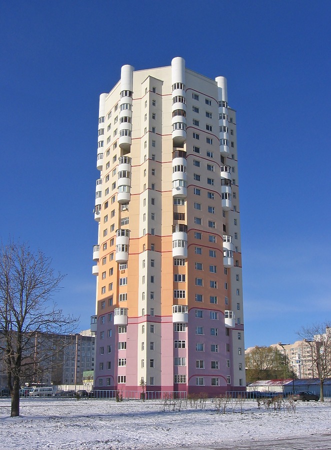 Prospekt Rokossovskogo 82 by Alexei Bobko