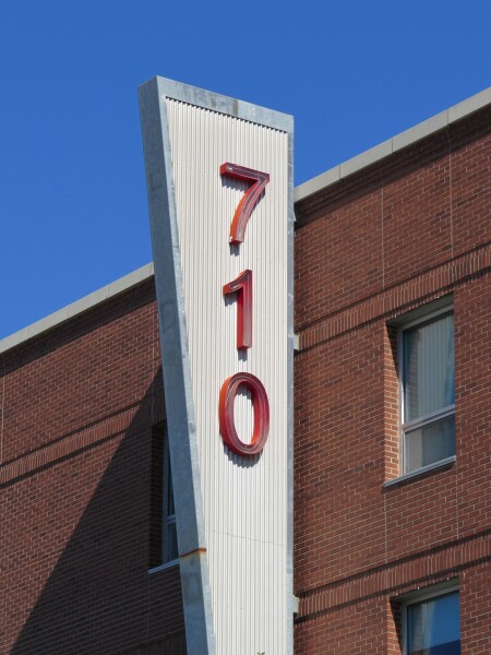 877-577-075