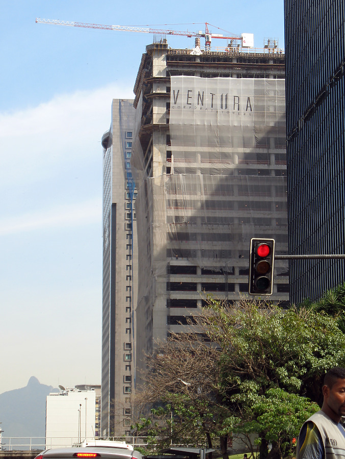 Ventura Corporate Towers by Virgilio Grimaldi