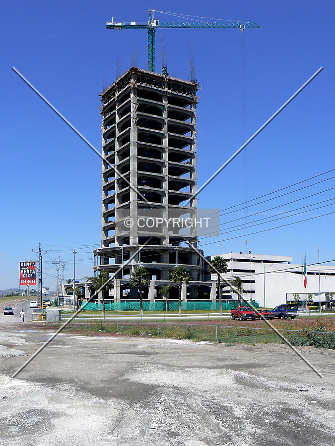 Torre JV III by Luis Ibáñez
