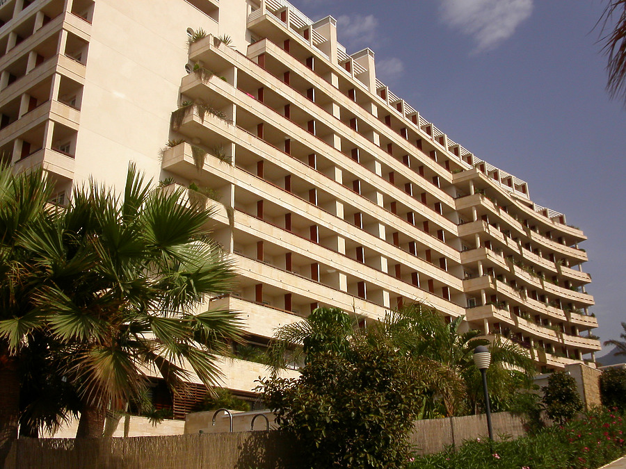 Hotel El Fuerte Miramar by Cesar Serrano