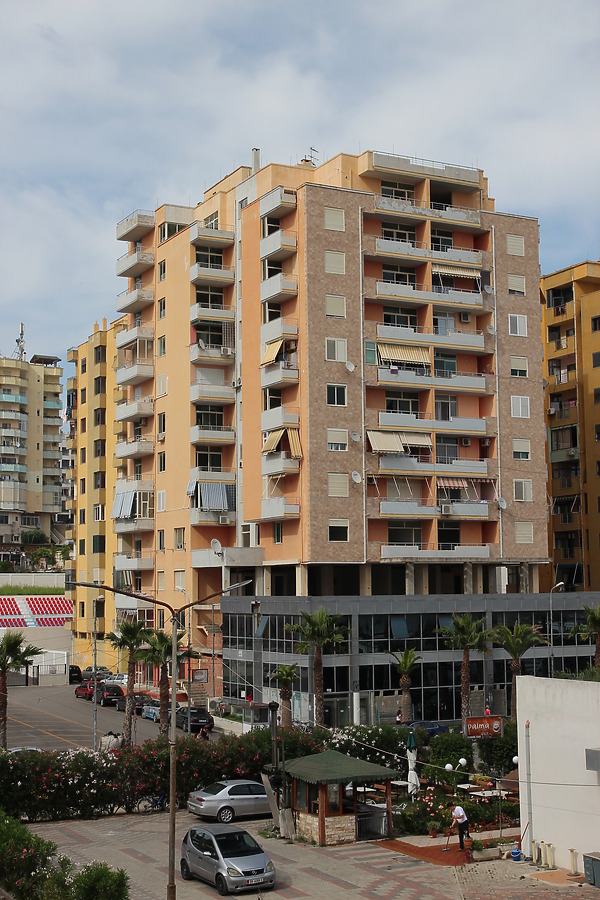 Rruga Taulantia 30 by Kjetil Balog