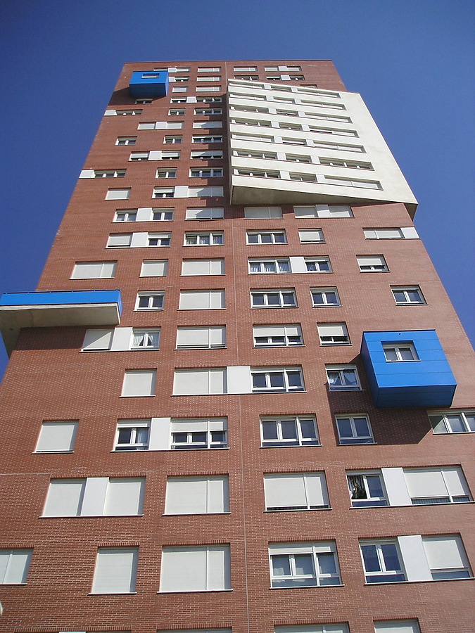Torre III by Mikel Allende