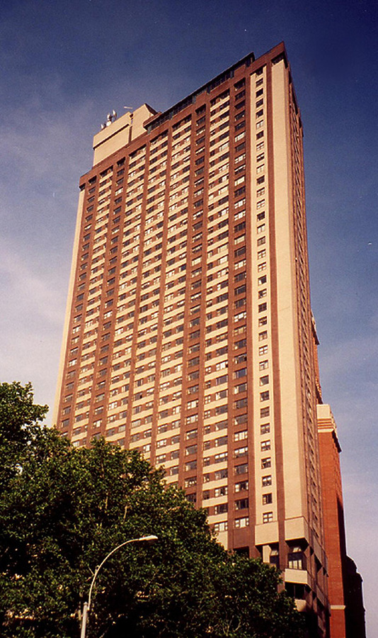 One Lincoln Plaza Apartments by Nate Lindsey