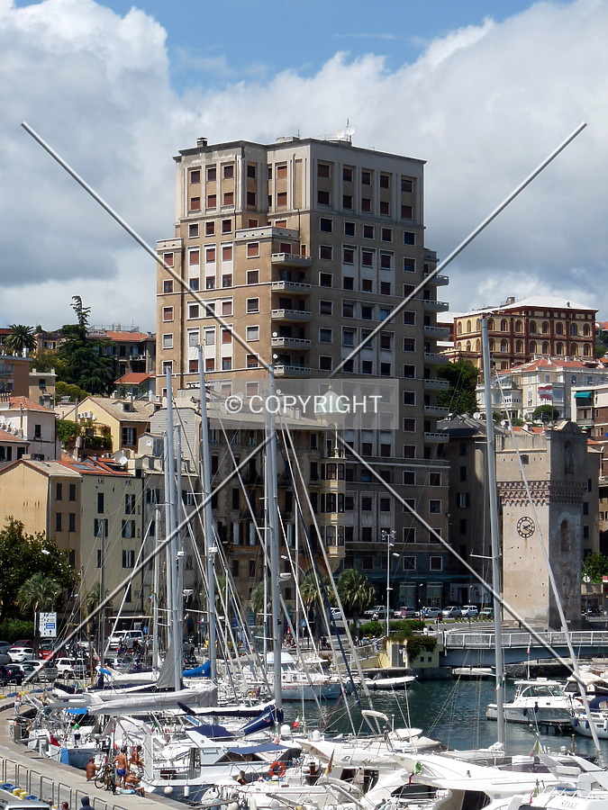 Grattacielo Leon Pancaldo by Robin Spetz