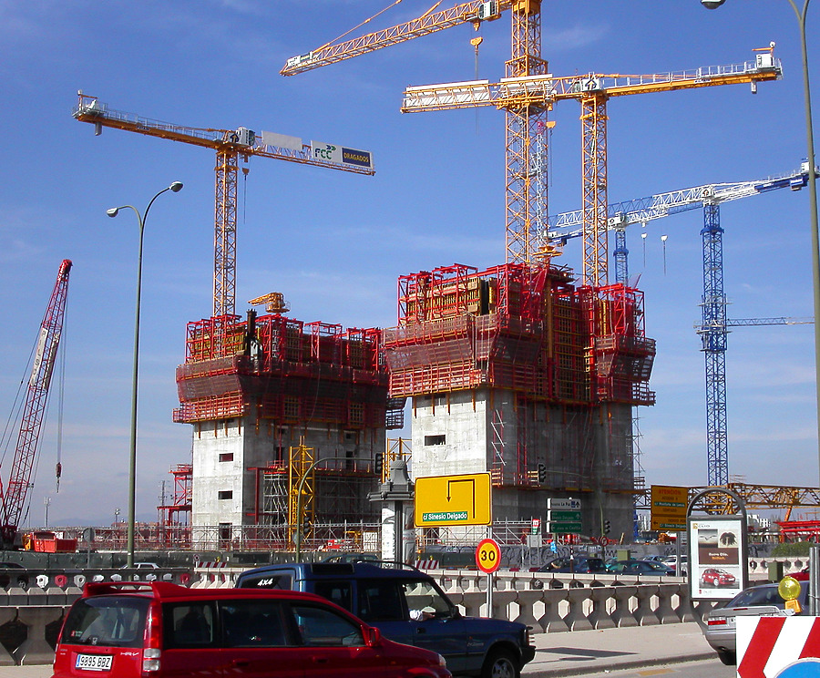 Torre Caja Madrid by Cesar Serrano