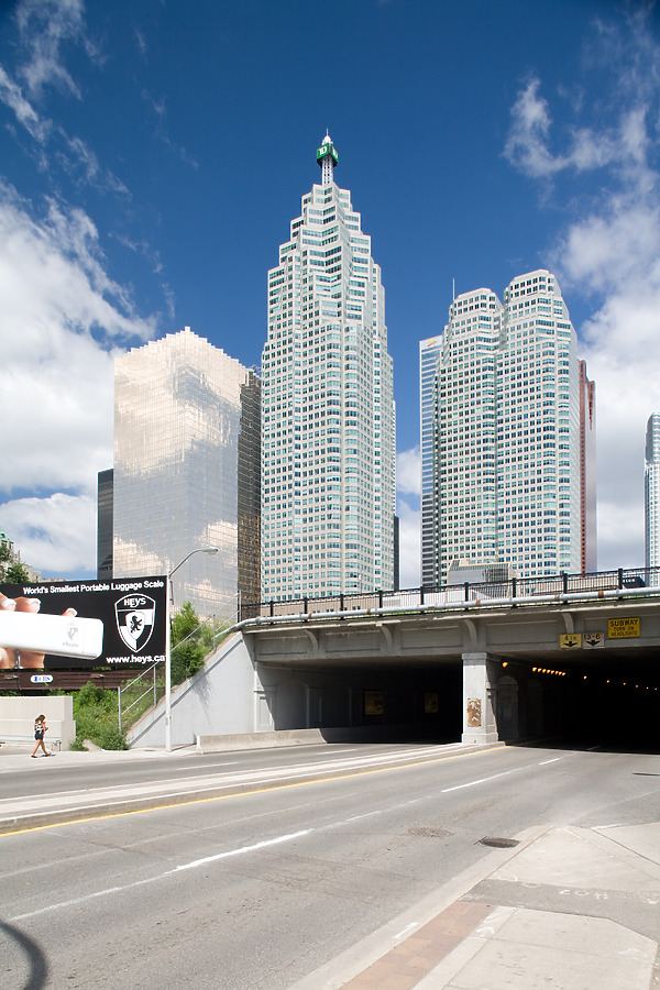 Canada Trust Tower by Pavel Toczynski
