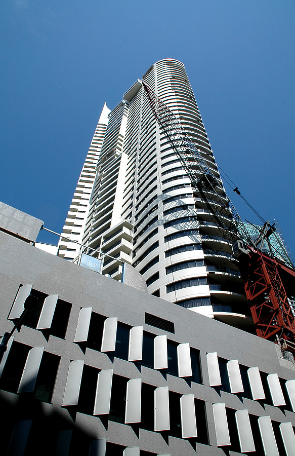Meriton Tower by John Bek