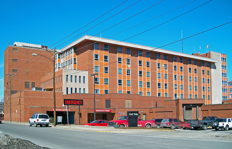 Gateway Regional Medical Center Binnery Wing by Ryan Hildebrand