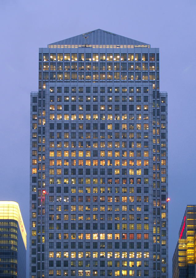One Canada Square by Cesar Serrano