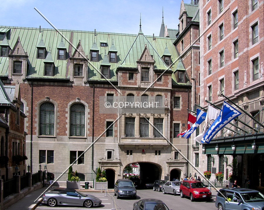 Le Château Frontenac by Chris Patriarca