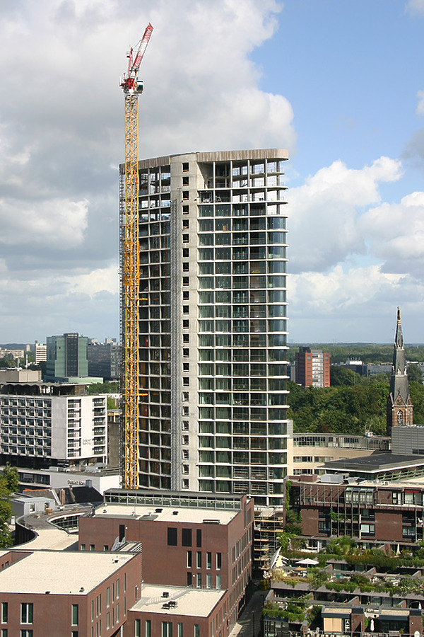 Vesteda Toren by Michiel van Dijk