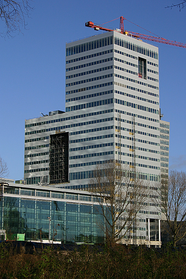 Ito-Toren by Michiel van Dijk