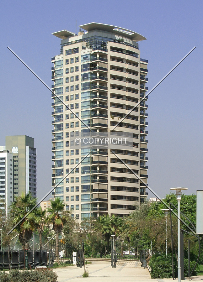 Illa del Llac 2 by René Hogendijk