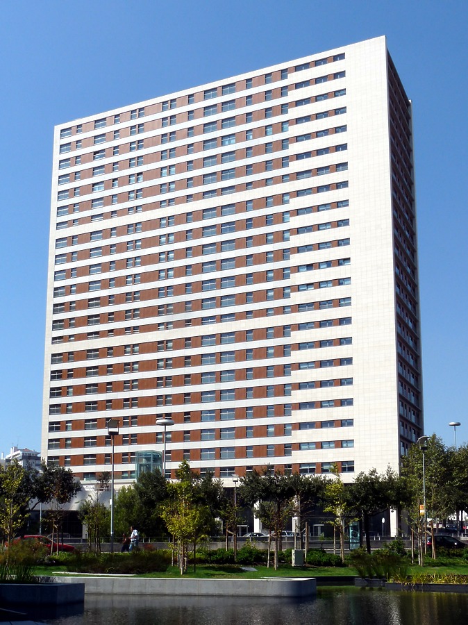 Panormic Apartamentos, Torre I by Robin Spetz