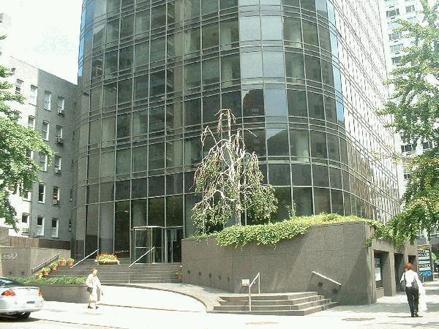 Solow Tower Apartments by Paul Cucuzza