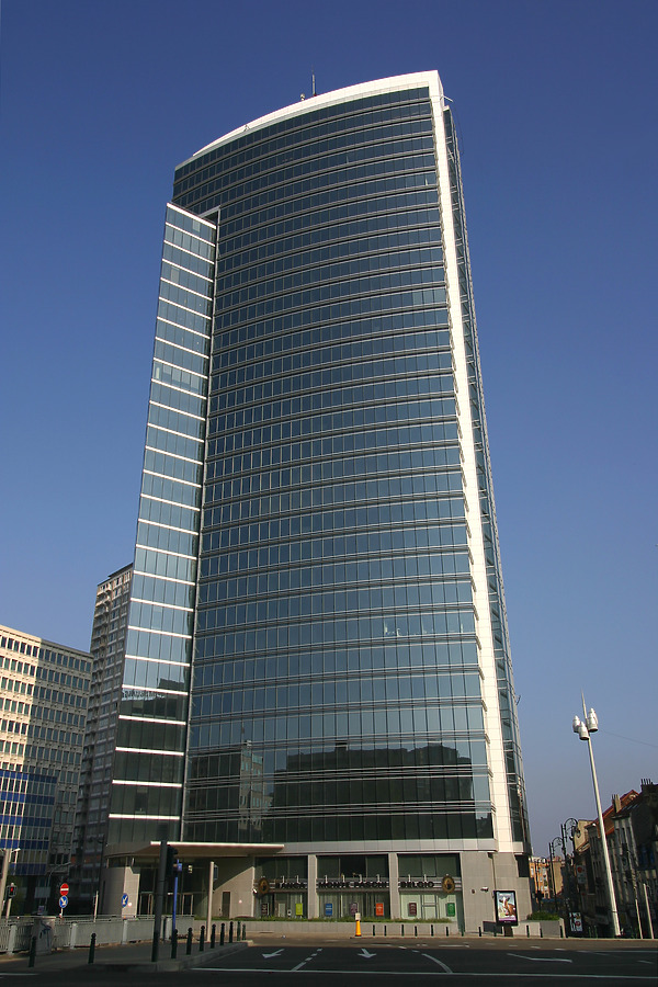 Madou Plaza by Michiel van Dijk