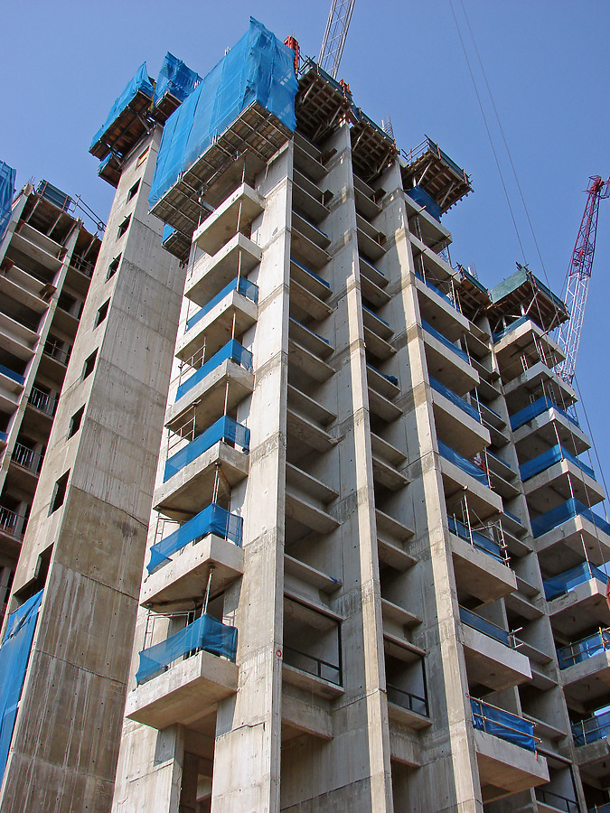 The Metropolitan Block 221 by Horst Kiechle