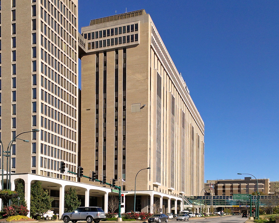 Barnes-Jewish Plaza Tower by Ryan Hildebrand