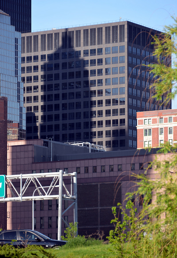 Metcalfe Federal Building by John W. Cahill