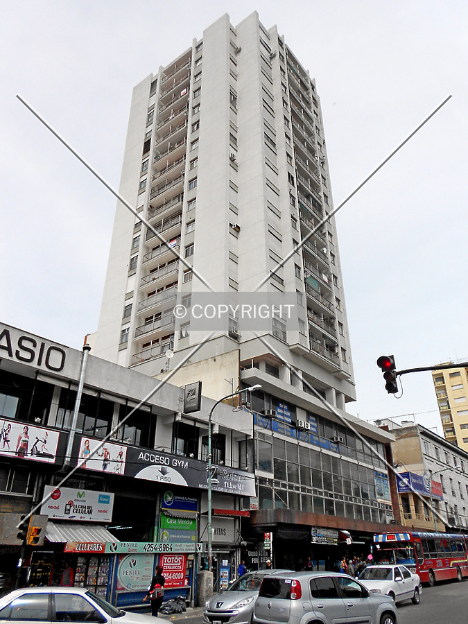 Torre Cristóbal Colón by Jerónimo Acosta