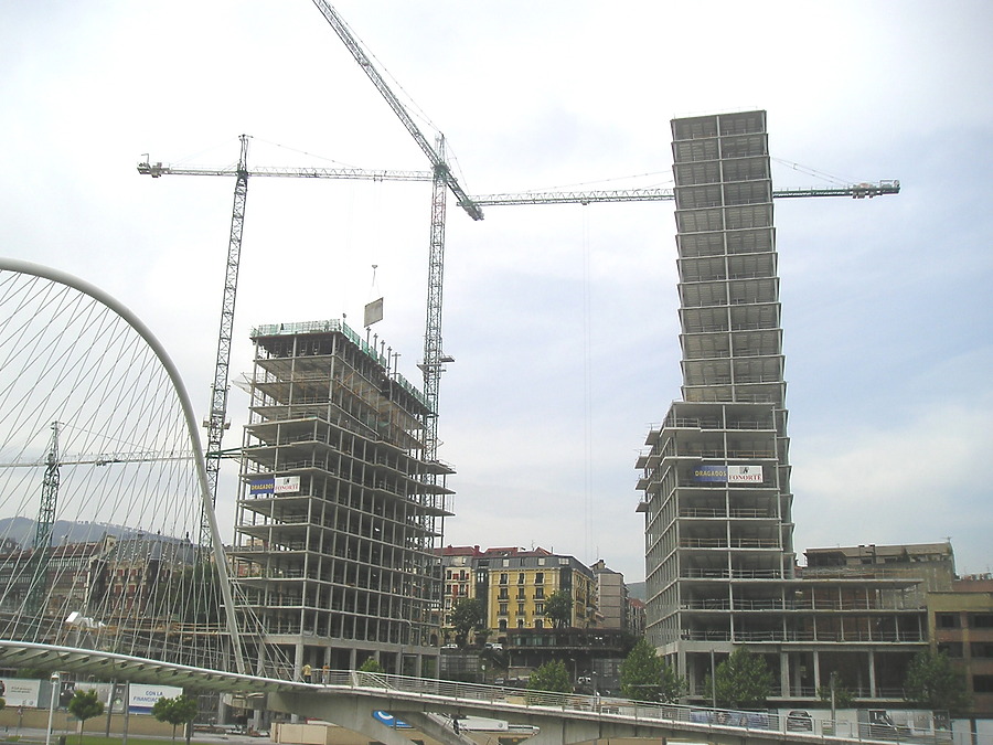 Isozaki Atea I by Mikel Allende
