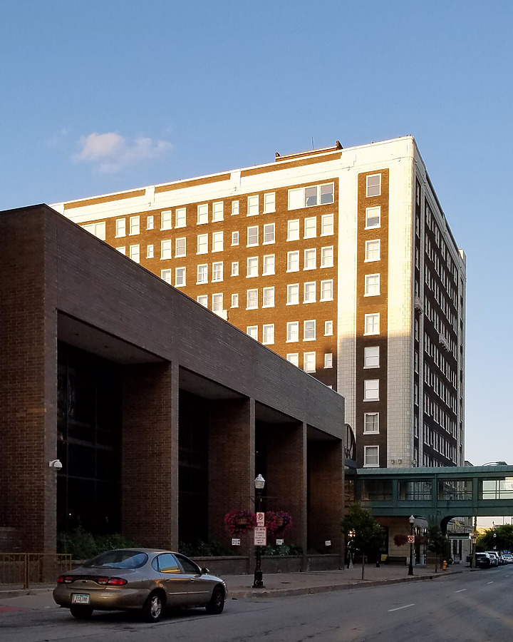 Hotel Blackhawk, Autograph Collection by Ryan Hildebrand
