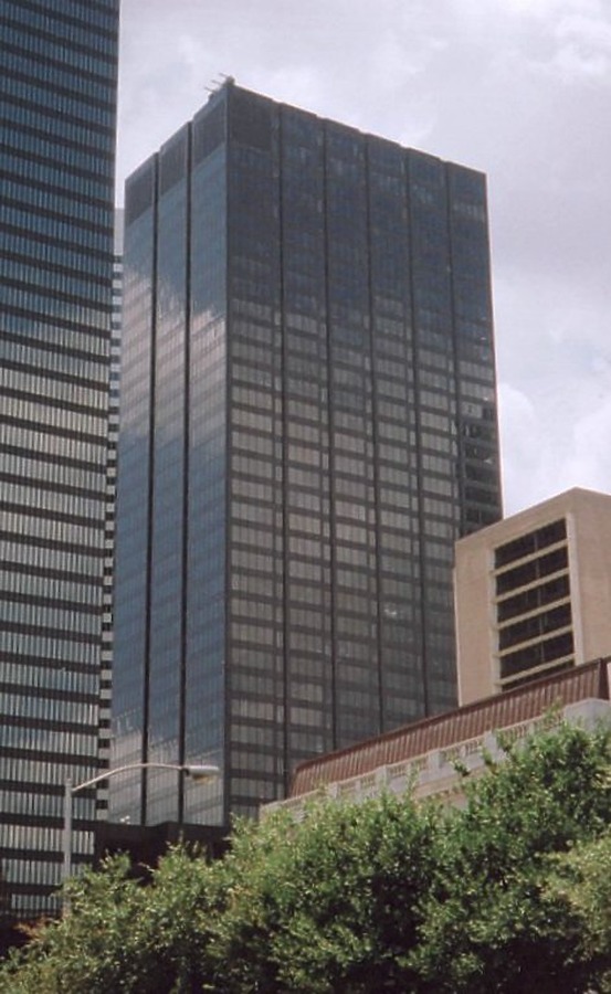 2 Houston Center by Kevin Lehnhardt