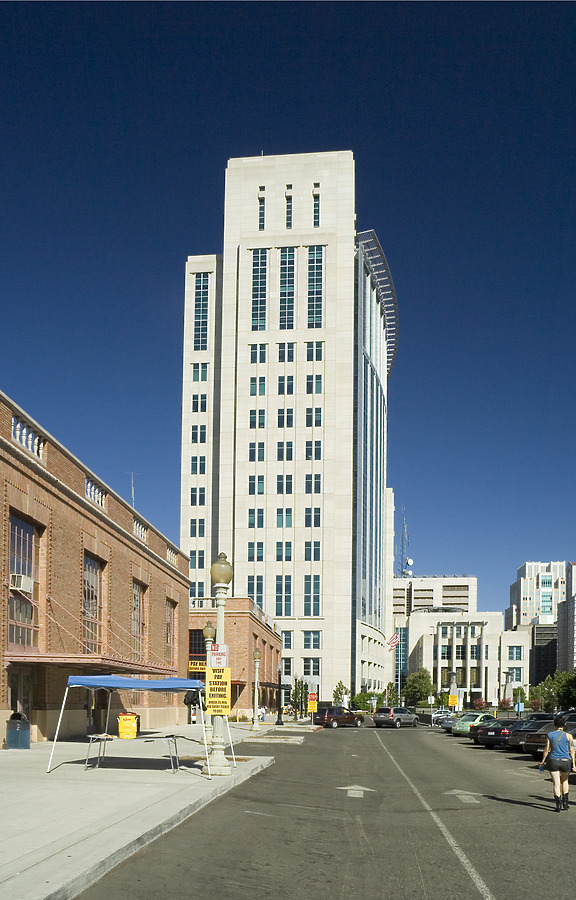 U.S. Courthouse & Federal Building by Pavel Toczynski