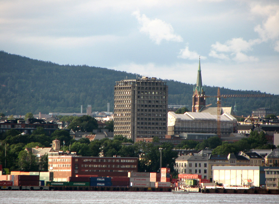 Ind-Eks huset by Kjetil Balog