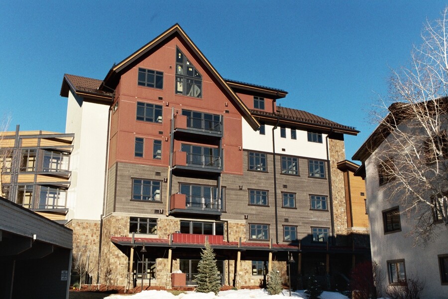 One Steamboat Place