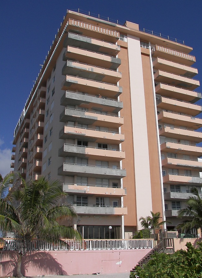 Four Winds Condominium by Rodney Gunn