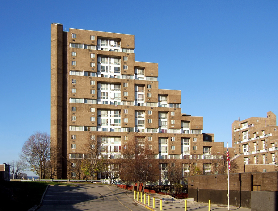 Riverview 2 - 50 Hawthorne Avenue by John Cahill