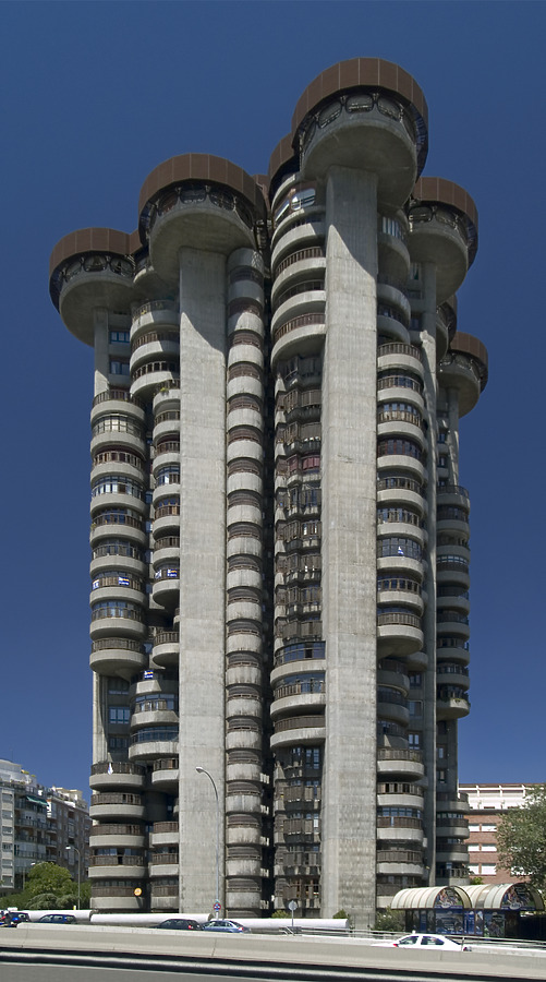 Torres Blancas by Cesar Serrano