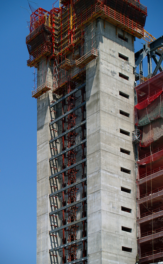 Torre Caja Madrid by Cesar Serrano