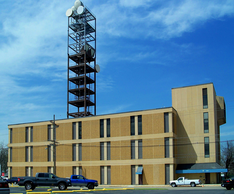 AT&T Building by Ryan Hildebrand