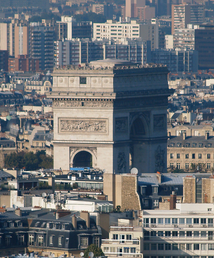 Arc de Triomphe by Cesar Serrano