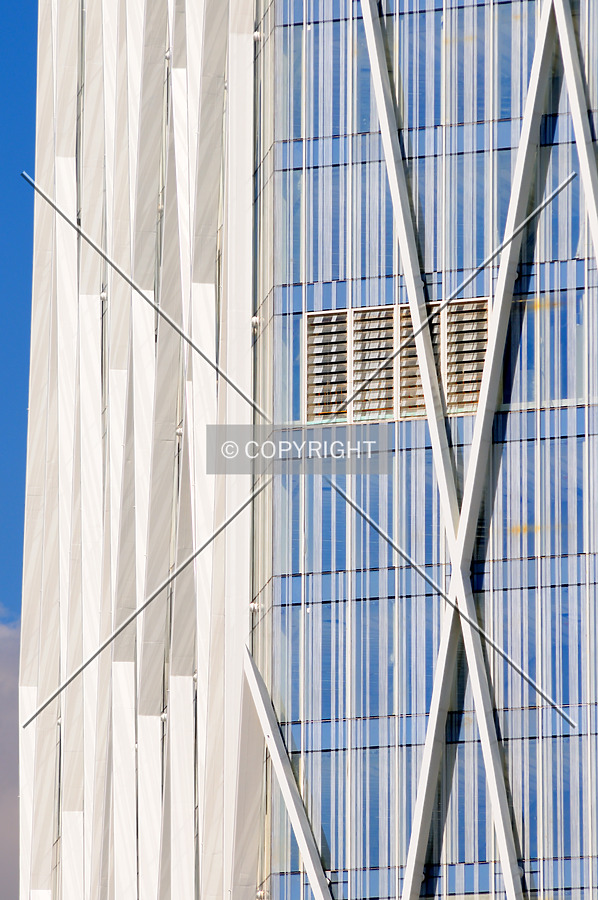 Torre Diagonal Zero Zero by David Guija