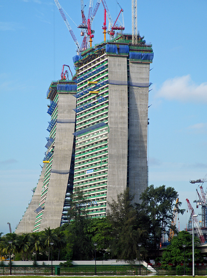 Marina Bay Sands Hotel by Horst Kiechle