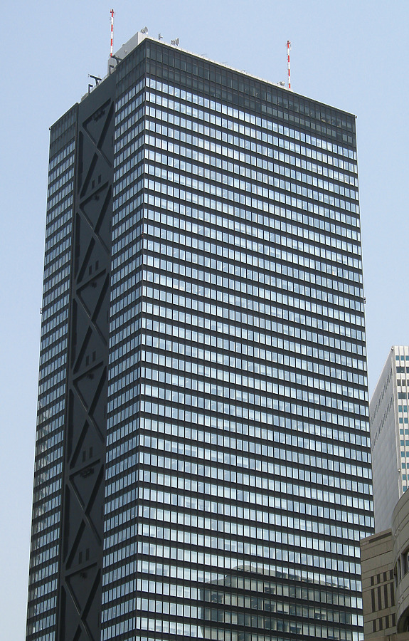 Shinjuku Mitsui Building by Kevin Hemphill